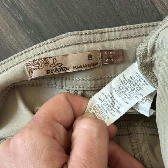 Prana Monarch Convertible Pants Shorts Hiking Khaki Tan Stretchy Women's Size 8 - Picture 7 of 7